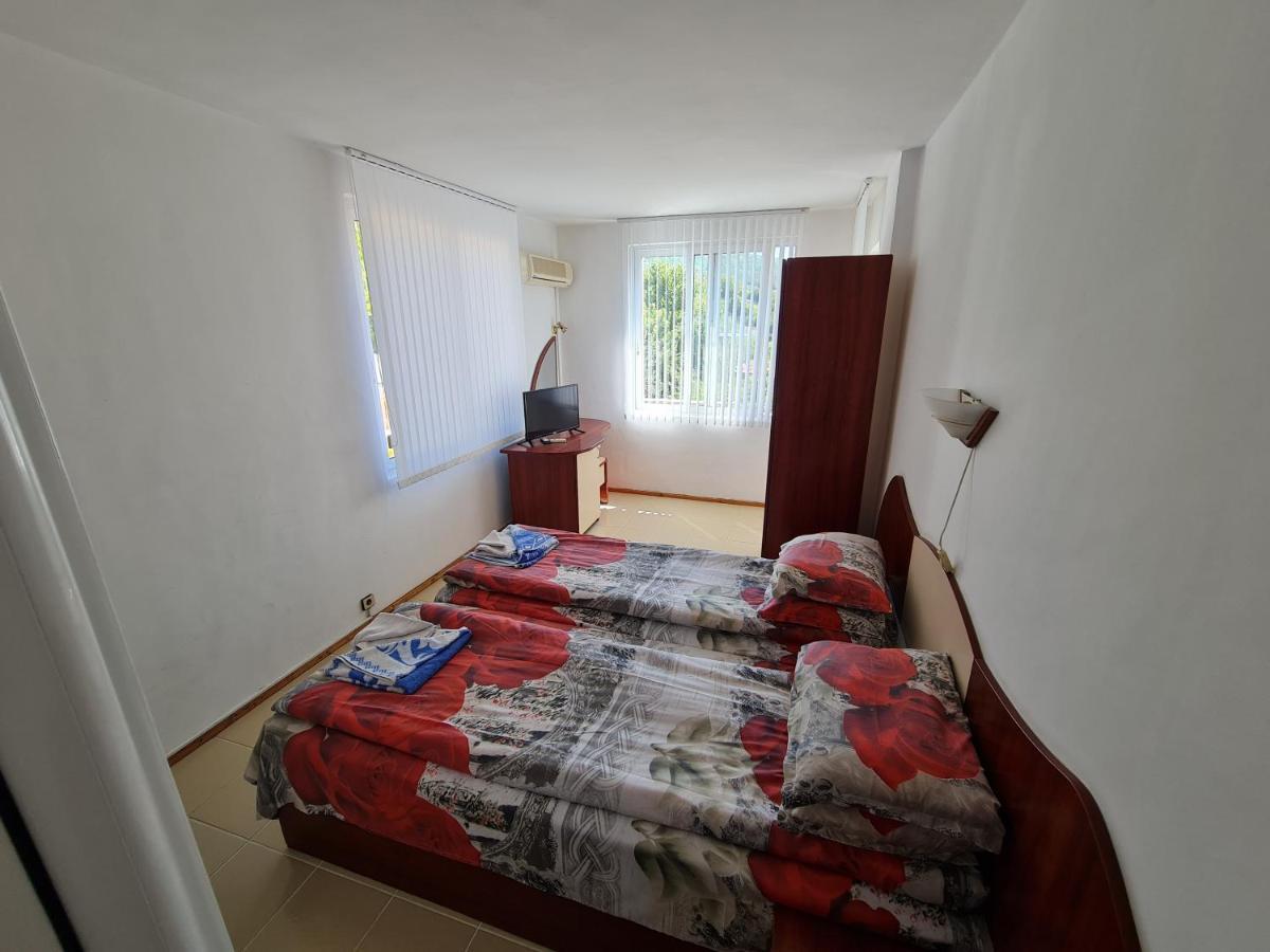 Hotel Rai Obrochishte Esterno foto