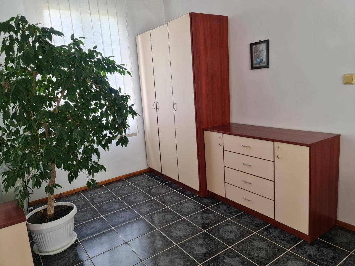 Hotel Rai Obrochishte Esterno foto