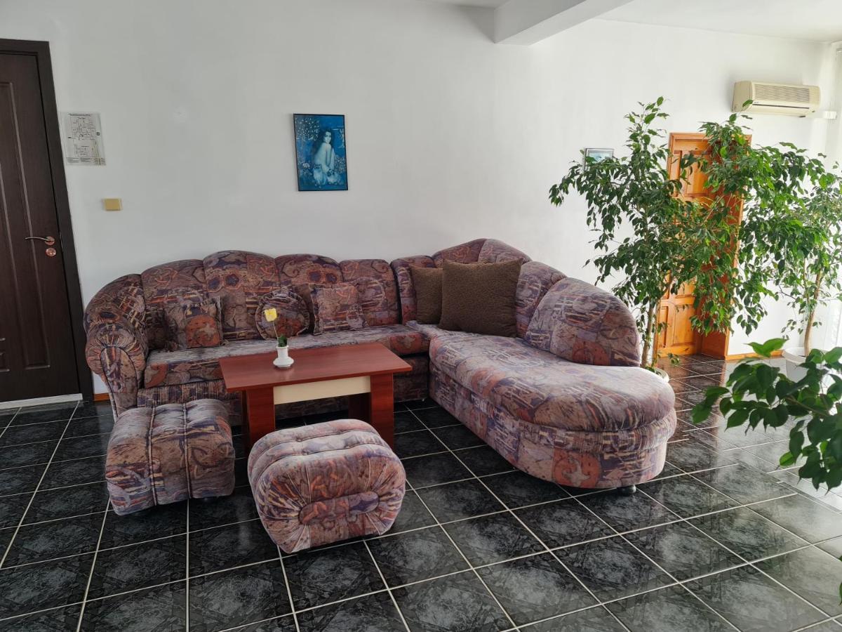 Hotel Rai Obrochishte Esterno foto